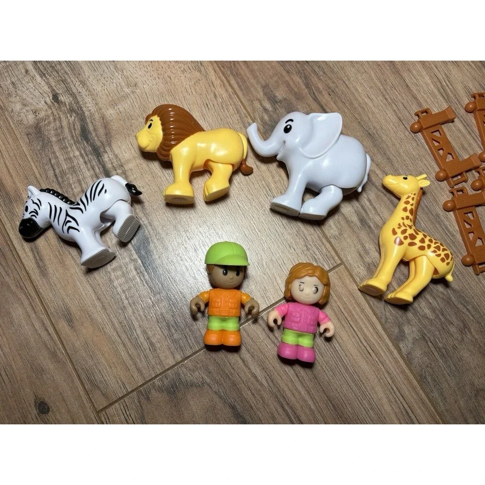 Kids Connection Action Play Zoo Set 22